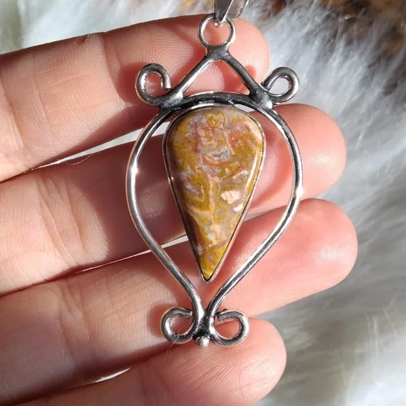 Mexican Laguna Lace Agate Silver Plated Gemstone Necklace Pendant - Picture 2 of 5